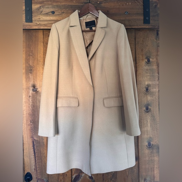Banana Republic Melton Top Coat in tan. Size: 6. Gorgeous! Pristine! - Picture 2 of 14